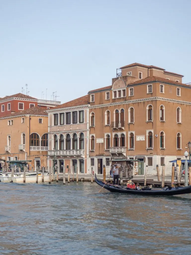 VENICE SHE TRAVELLED THE WORLD