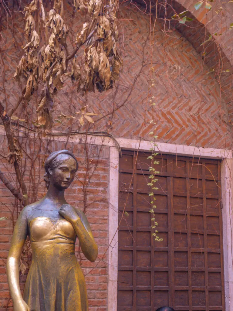 JULIET'S BALCONY VERONA