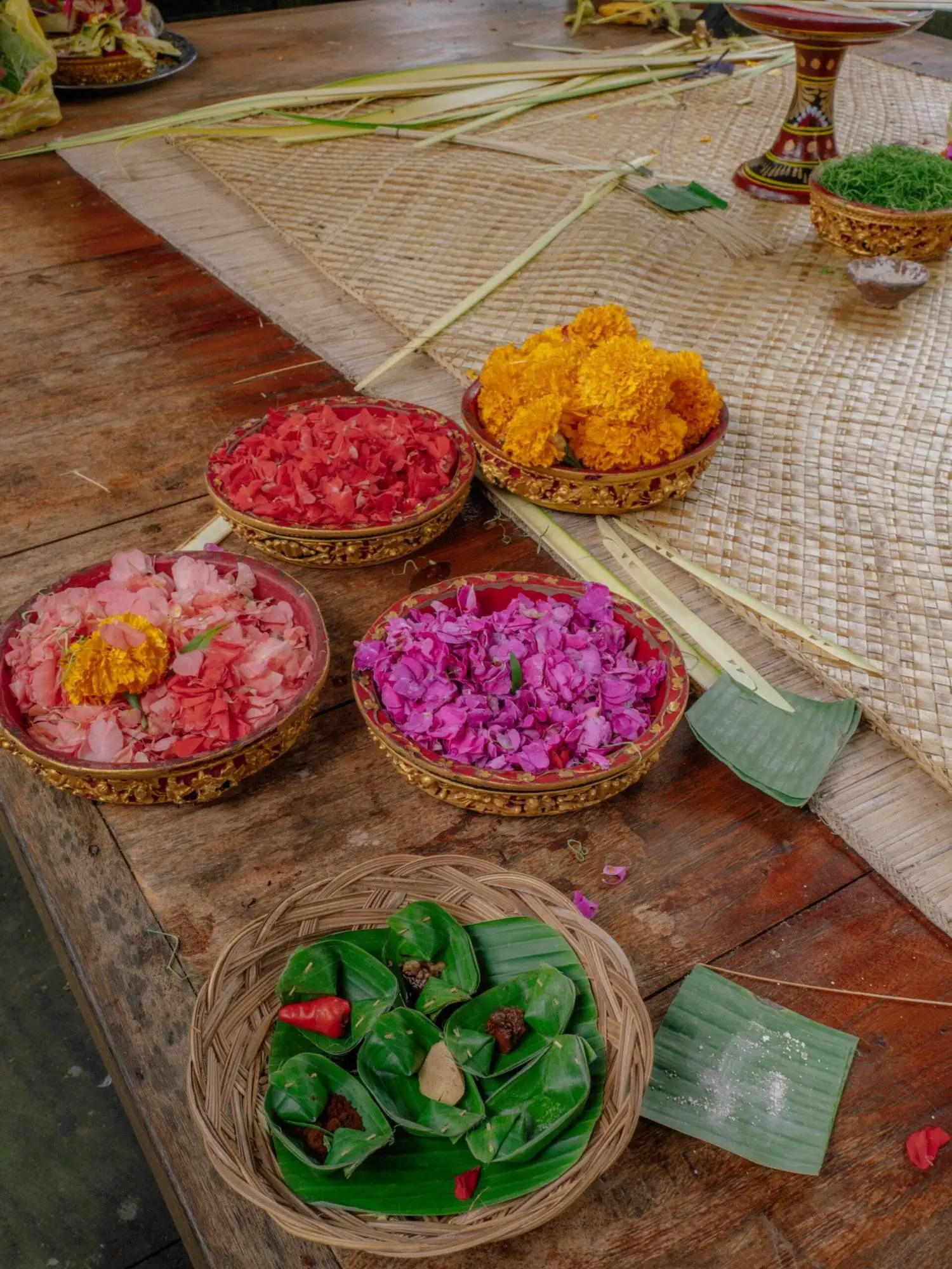 BALI FLOWER OFFERINGS