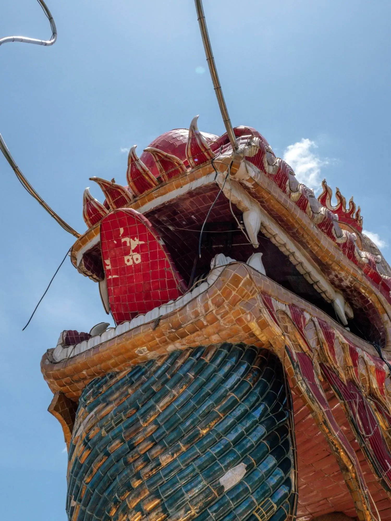 DRAGON HEAD WAT SAM PHRAN TEMPLE